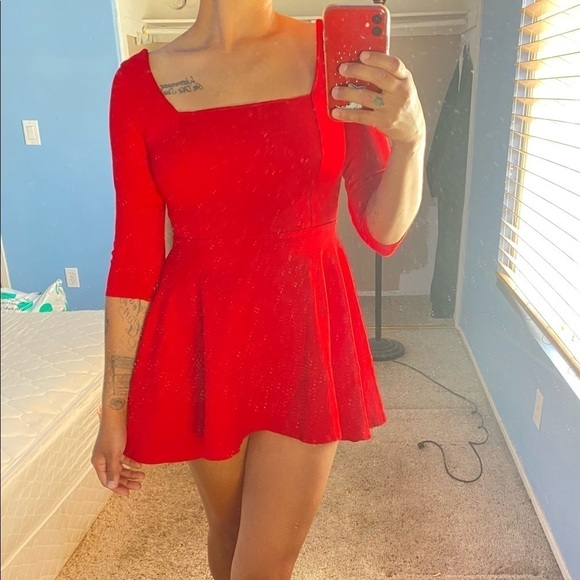 LULU'S Red Three-Quarter Sleeve Skater Dress NWOT - Picture 5 of 8